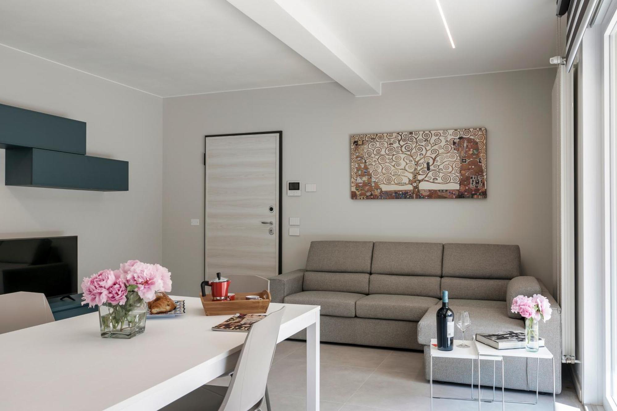 Malvezzi Apartments Desenzano del Garda Exterior photo