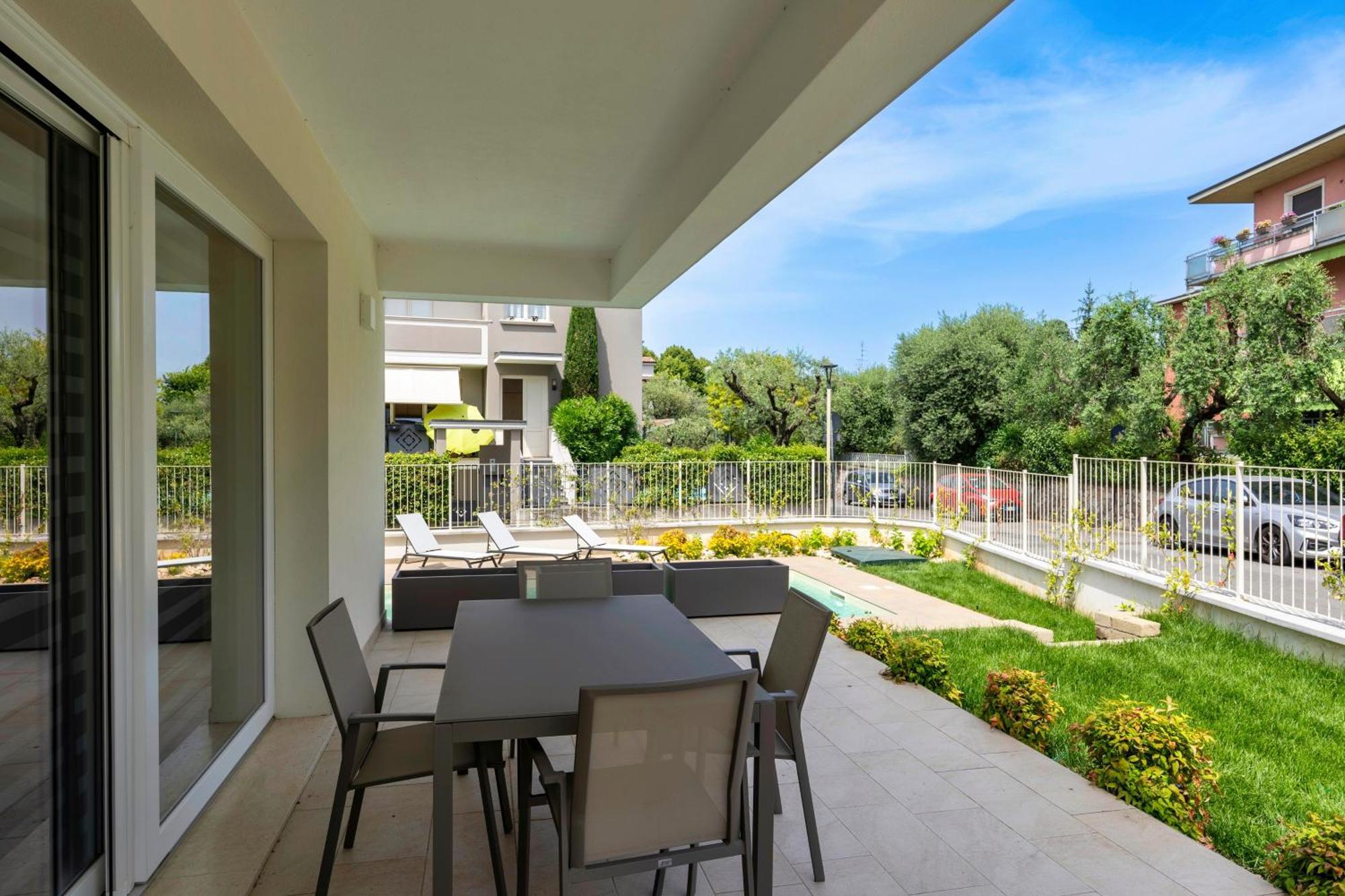 Malvezzi Apartments Desenzano del Garda Exterior photo